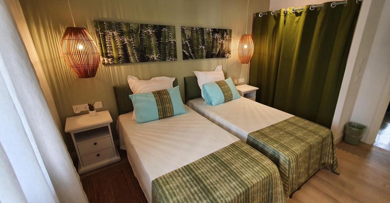Les Cerisiers - Exclusive Beach Residence - 3 Bedroom Modern Apartment, Flic-en-Flacq Buitenkant foto